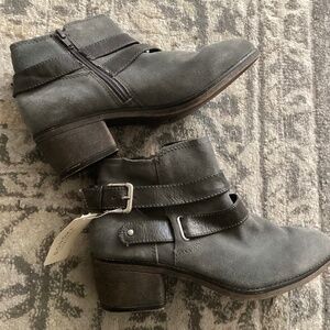 NWT Sonoma Ankle Boot Size 7